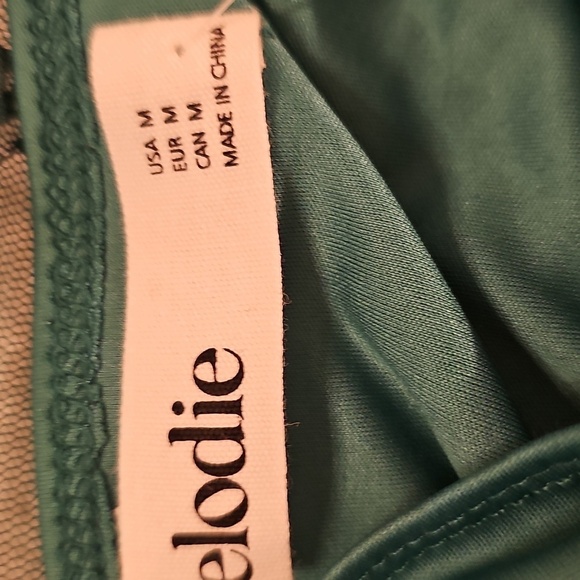 NWT Elodie Long Sleeved Off The Shoulder Lace Top Green Medium - Picture 6 of 8